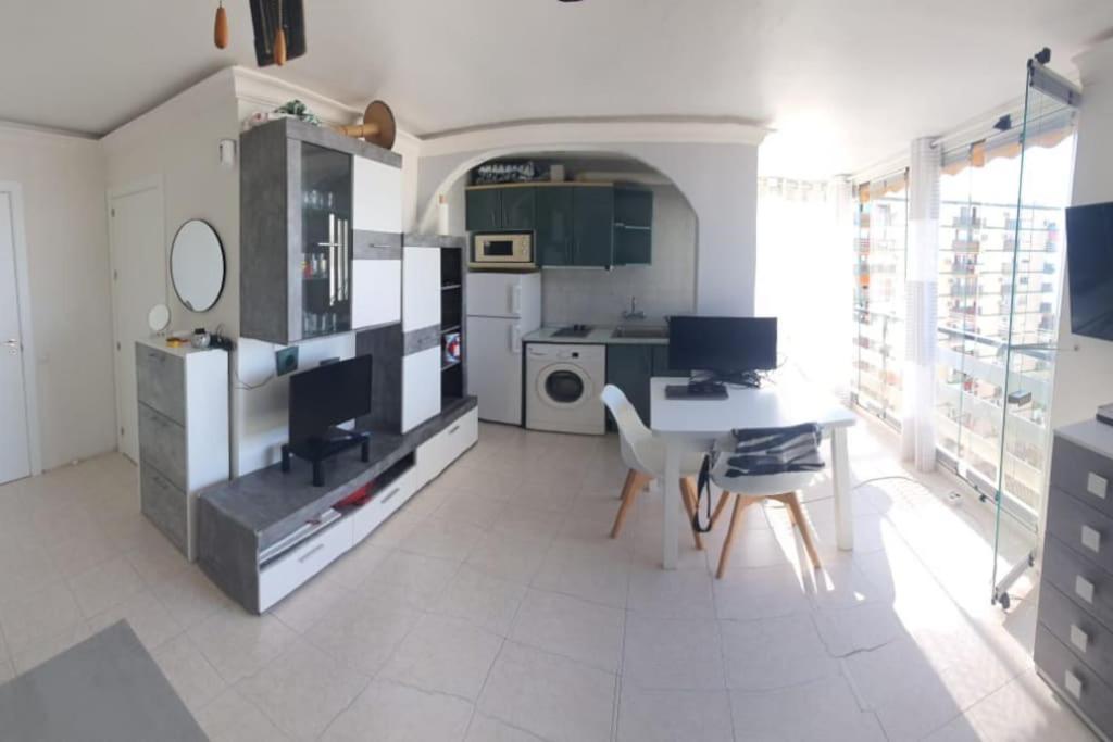 Apartamento Con Terraza A Pie De Playa Benalmadena Exterior photo