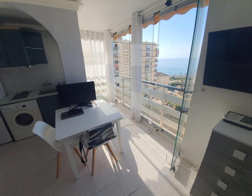 Apartamento Con Terraza A Pie De Playa Benalmadena Exterior photo